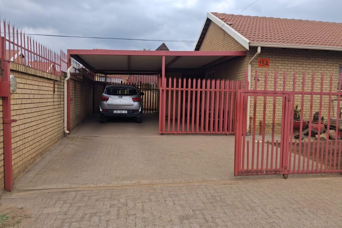 House For Sale in Reyno Ridge, Witbank - Photo 2