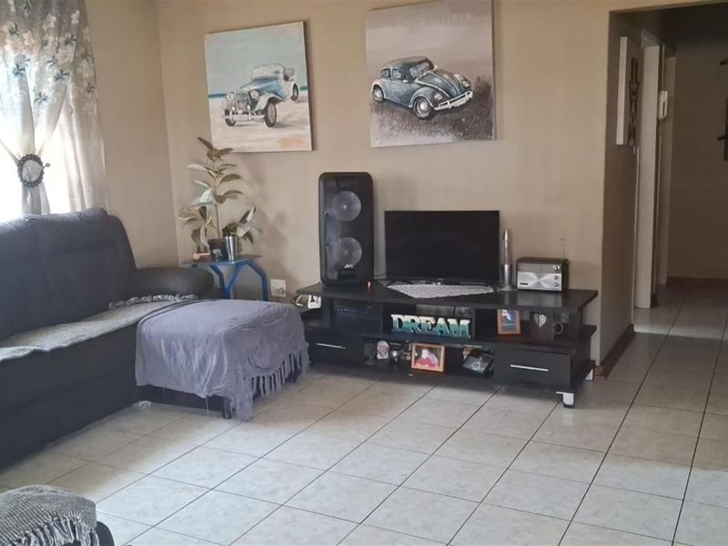 House For Sale in Reyno Ridge, Witbank - Photo 7