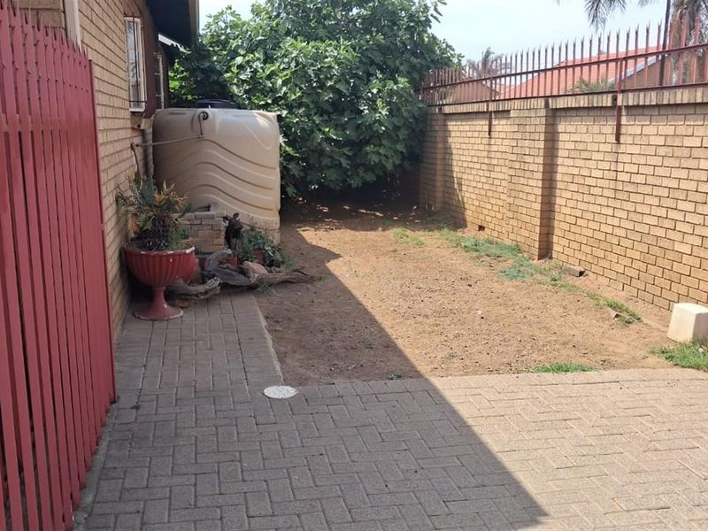 House For Sale in Reyno Ridge, Witbank - Photo 6
