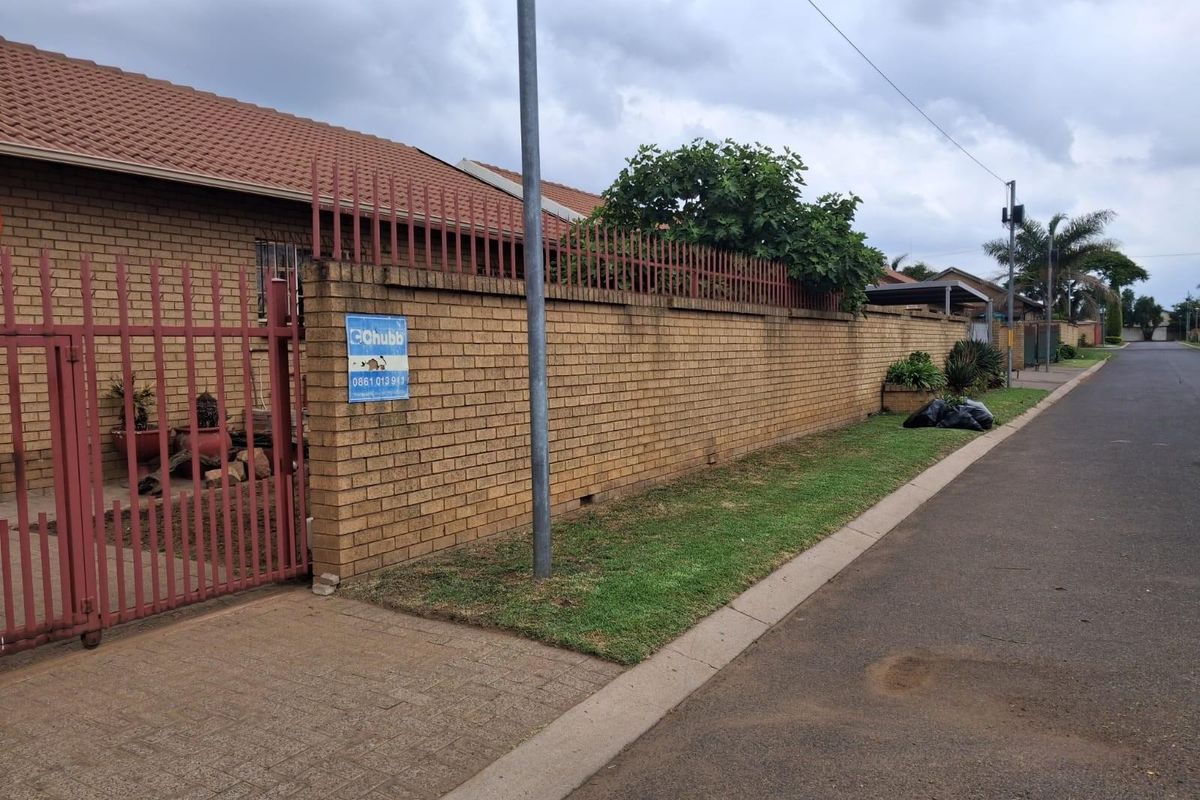 House For Sale in Reyno Ridge, Witbank - Photo 3