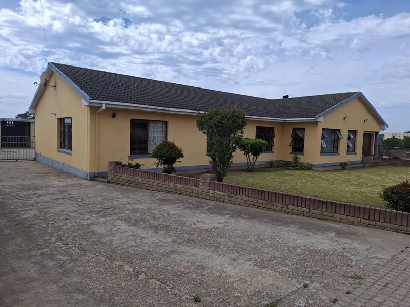 House For Sale in Pacaltsdorp George Western Cape - Photo 3