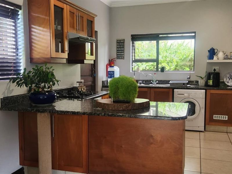 FOR SALE: Perfectly Positioned - 2 Bedroom Ground Apartment in Ballito Gardens - Photo 6