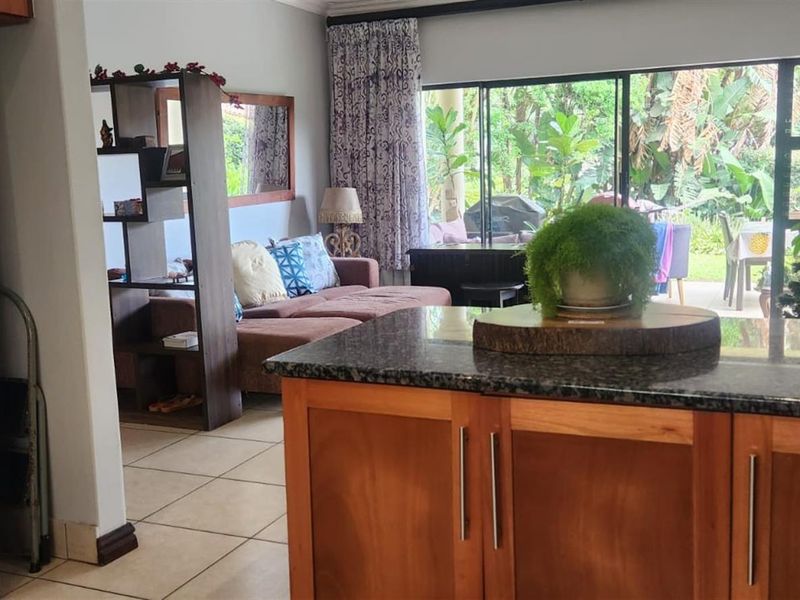 FOR SALE: Perfectly Positioned - 2 Bedroom Ground Apartment in Ballito Gardens - Photo 8