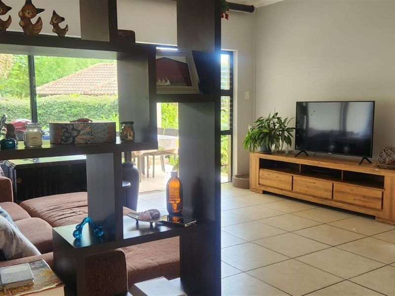 FOR SALE: Perfectly Positioned - 2 Bedroom Ground Apartment in Ballito Gardens - Photo 4