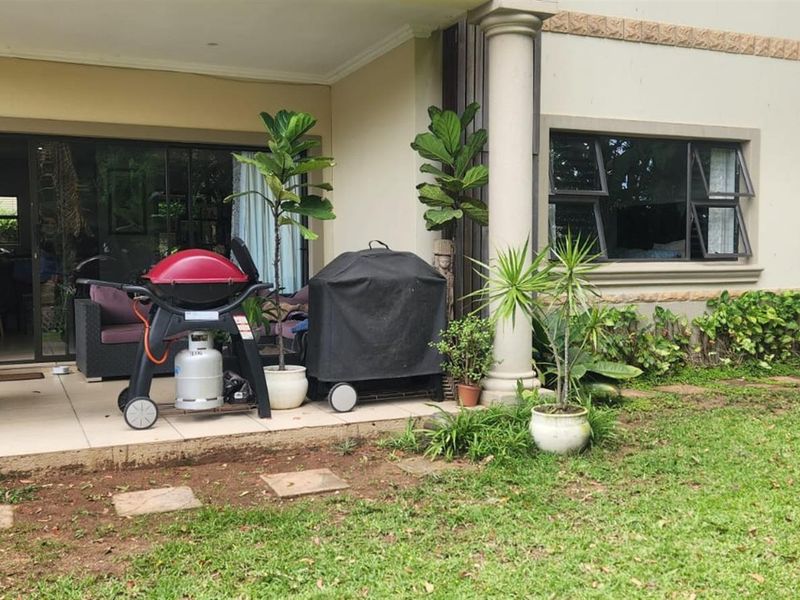 FOR SALE: Perfectly Positioned - 2 Bedroom Ground Apartment in Ballito Gardens - Photo 2