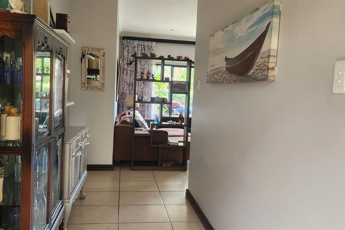 FOR SALE: Perfectly Positioned - 2 Bedroom Ground Apartment in Ballito Gardens - Photo 3