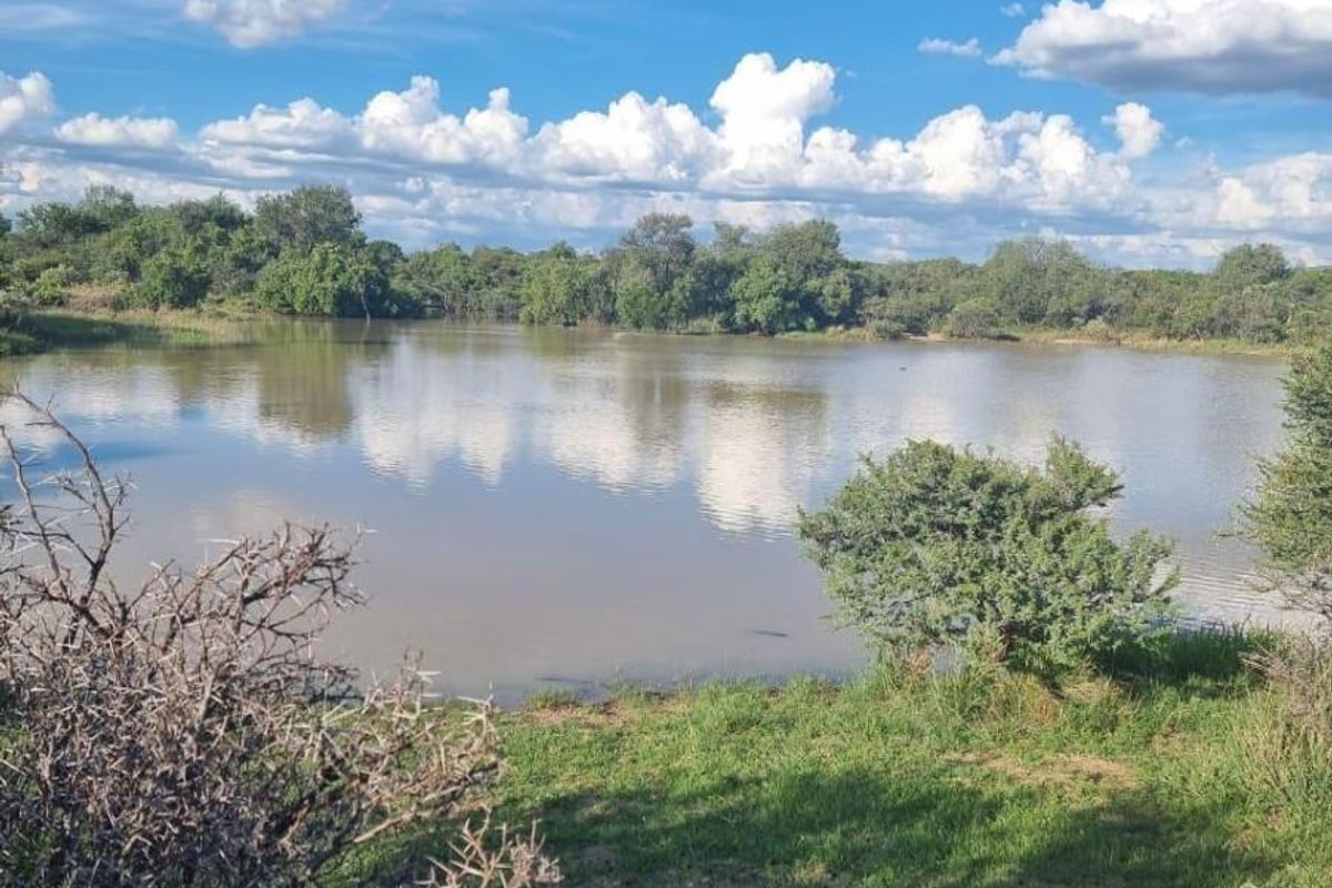 Private Game Farm -  Four bedroom home near Bela-Bela - 186 hectares -  SOLE MANDATE - Photo 3