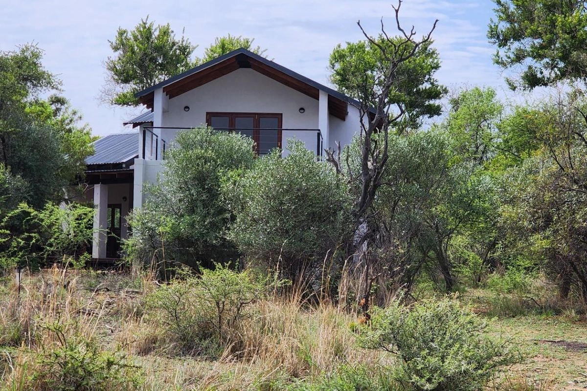 Private Game Farm -  Four bedroom home near Bela-Bela - 186 hectares -  SOLE MANDATE - Photo 4