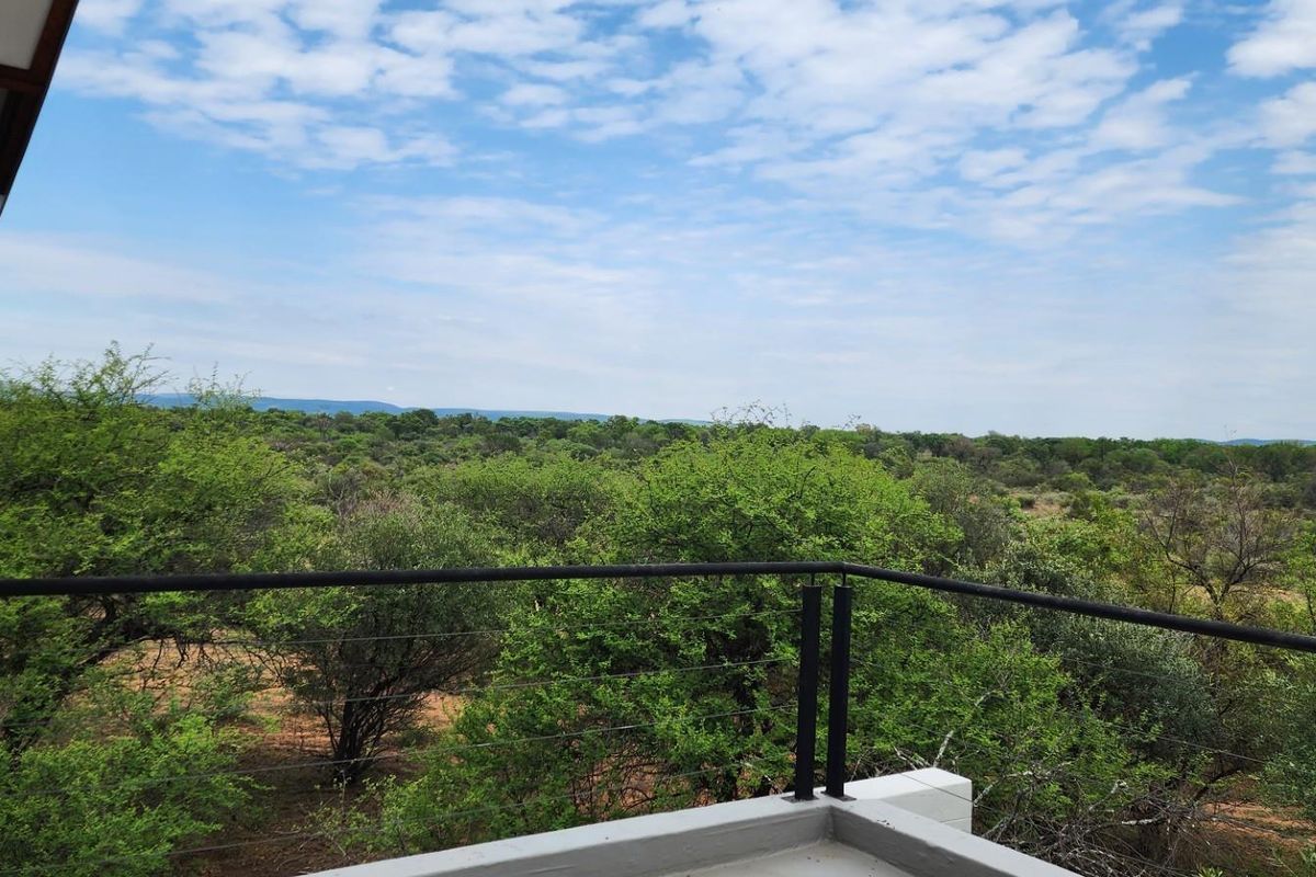 Private Game Farm -  Four bedroom home near Bela-Bela - 186 hectares -  SOLE MANDATE - Photo 5