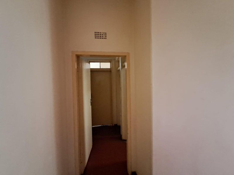 Apartment For Sale in Berea, Johannesburg - Photo 5