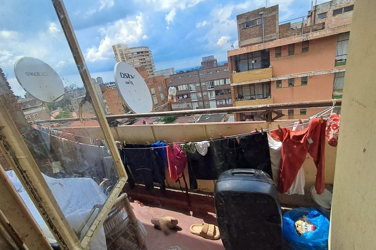 Apartment For Sale in Berea, Johannesburg - Photo 3