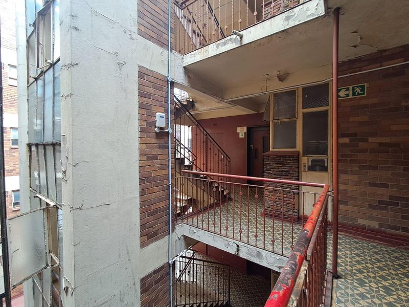 Apartment For Sale in Berea, Johannesburg - Photo 9