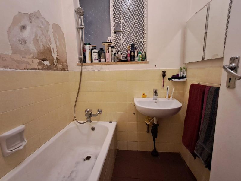 Apartment For Sale in Yeoville, Johannesburg - Photo 8