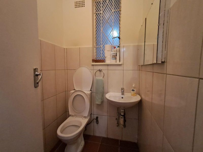 Apartment For Sale in Yeoville, Johannesburg - Photo 7