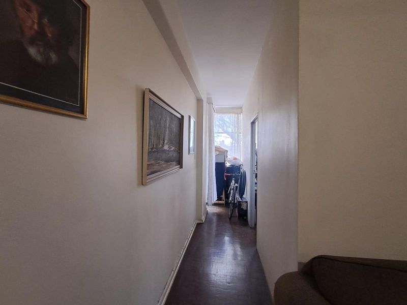 Apartment For Sale in Yeoville, Johannesburg - Photo 3
