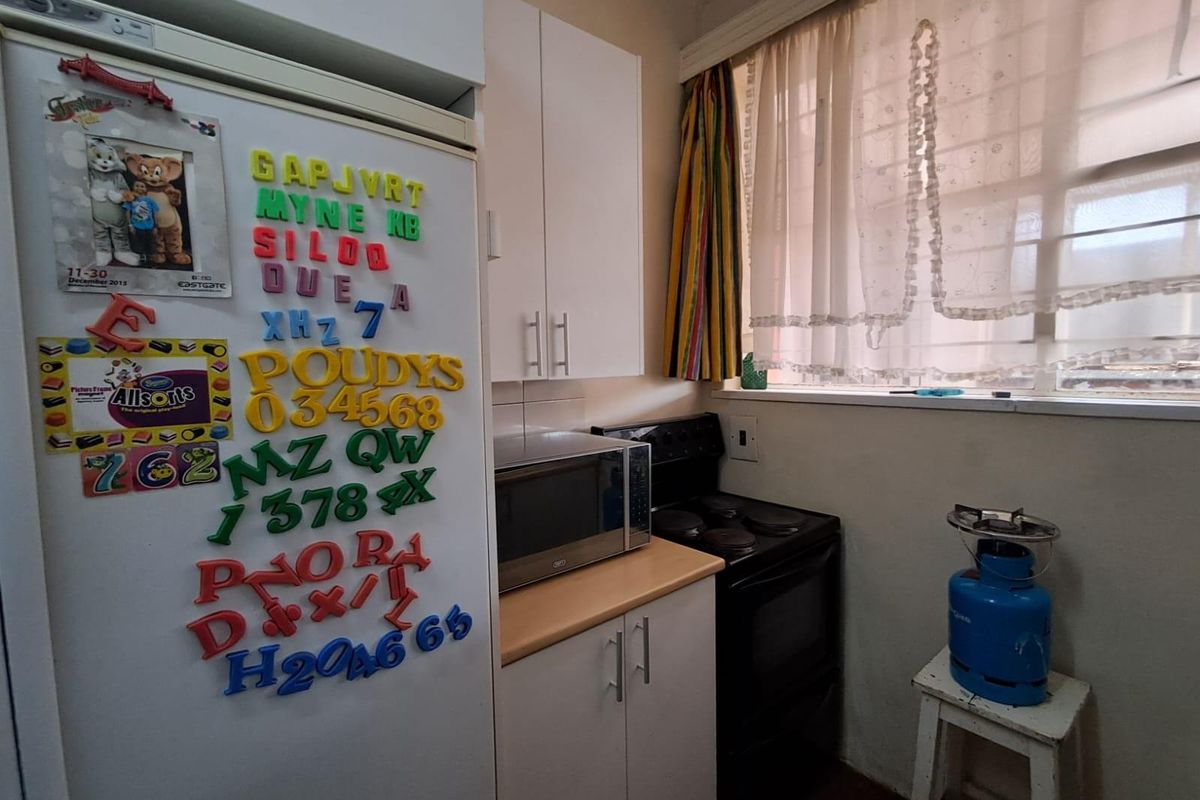 Apartment For Sale in Yeoville, Johannesburg - Photo 5