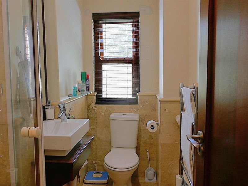 Tranquil Ground-Floor Apartment in Boutique Block - Photo 10