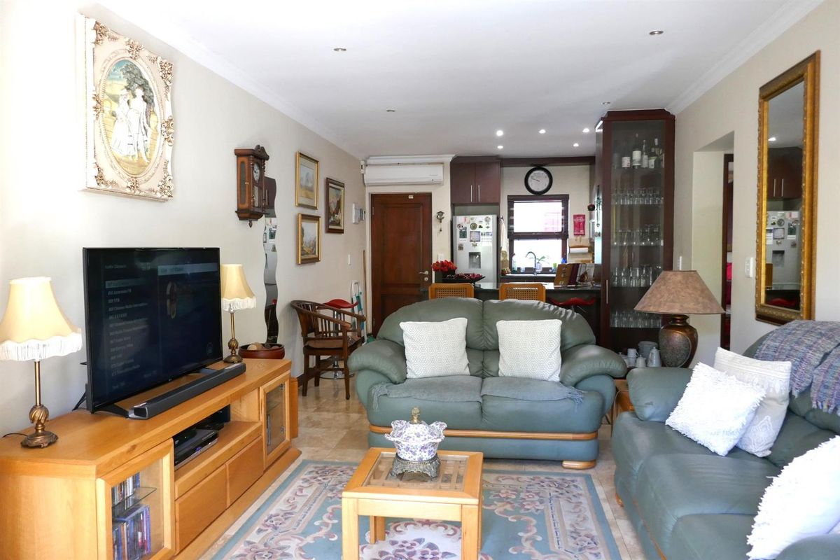 Tranquil Ground-Floor Apartment in Boutique Block - Photo 4