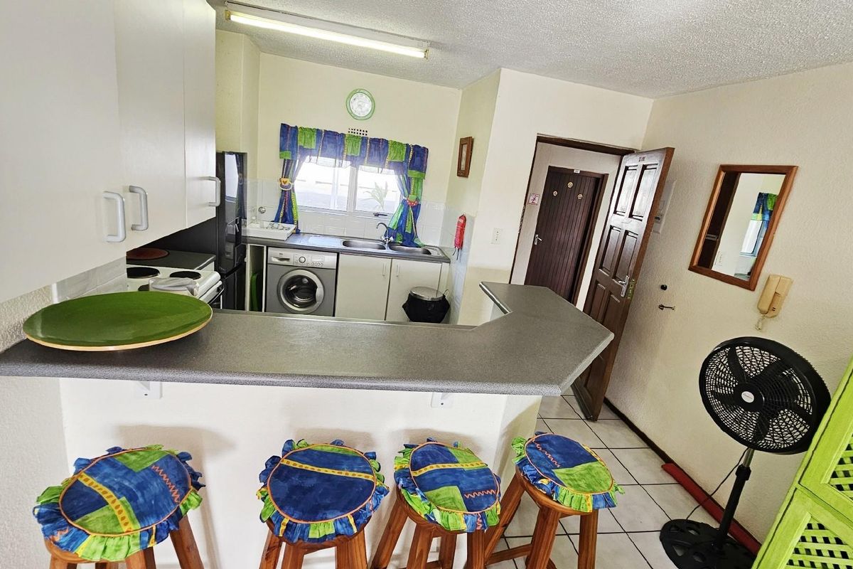 2 bedroom Apartment For Sale in Uvongo Beach, Margate, KwaZulu Natal - Photo 3