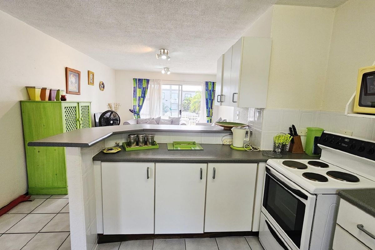 2 bedroom Apartment For Sale in Uvongo Beach, Margate, KwaZulu Natal - Photo 4