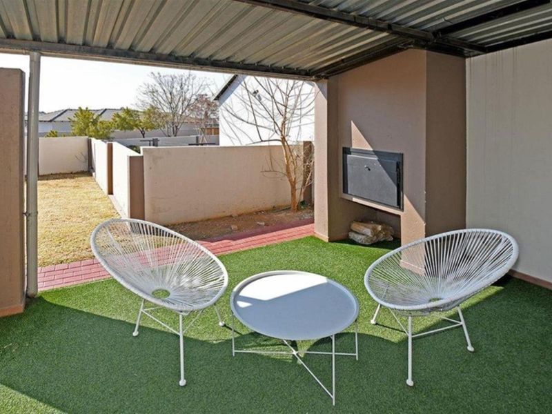 Heavenly 3-Bedroom Home in the Heart of Thatchfield - Photo 7