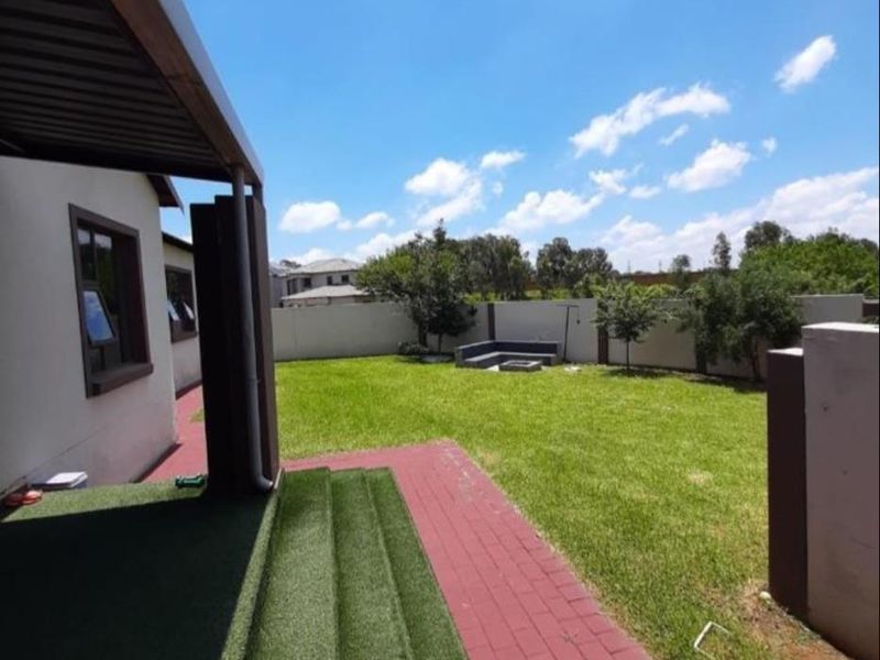 Heavenly 3-Bedroom Home in the Heart of Thatchfield - Photo 10