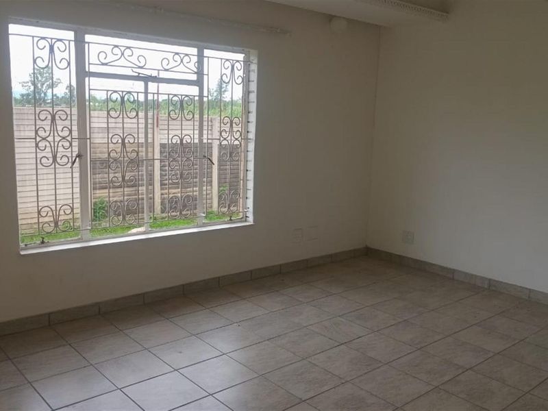 House To Rent in Lennoxton Newcastle KwaZulu Natal - Photo 6