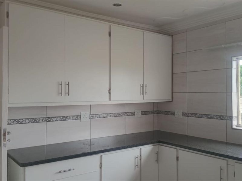 House To Rent in Lennoxton Newcastle KwaZulu Natal - Photo 4