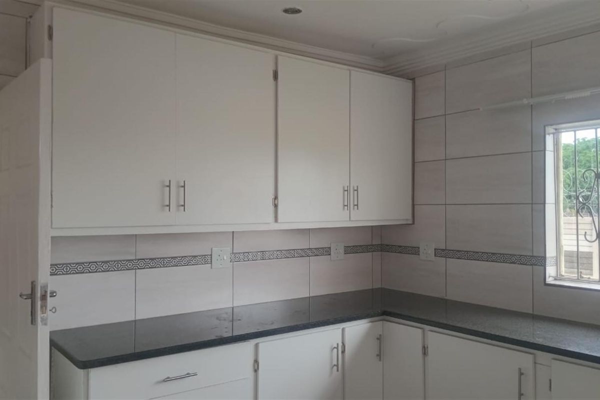 House To Rent in Lennoxton Newcastle KwaZulu Natal - Photo 4