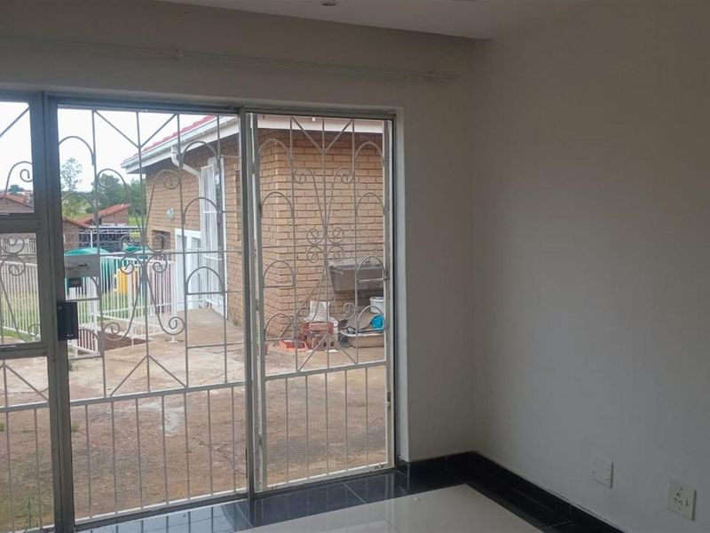 House To Rent in Lennoxton Newcastle KwaZulu Natal - Photo 9