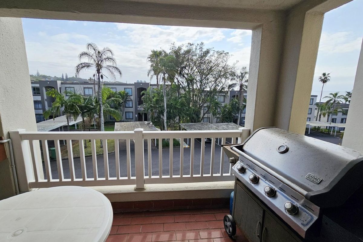 Apartment For Sale in Uvongo Beach, Margate, KwaZulu Natal - Photo 2