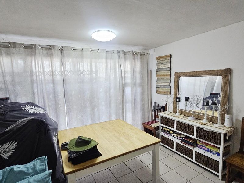 Apartment For Sale in Margate, KwaZulu Natal - Photo 8