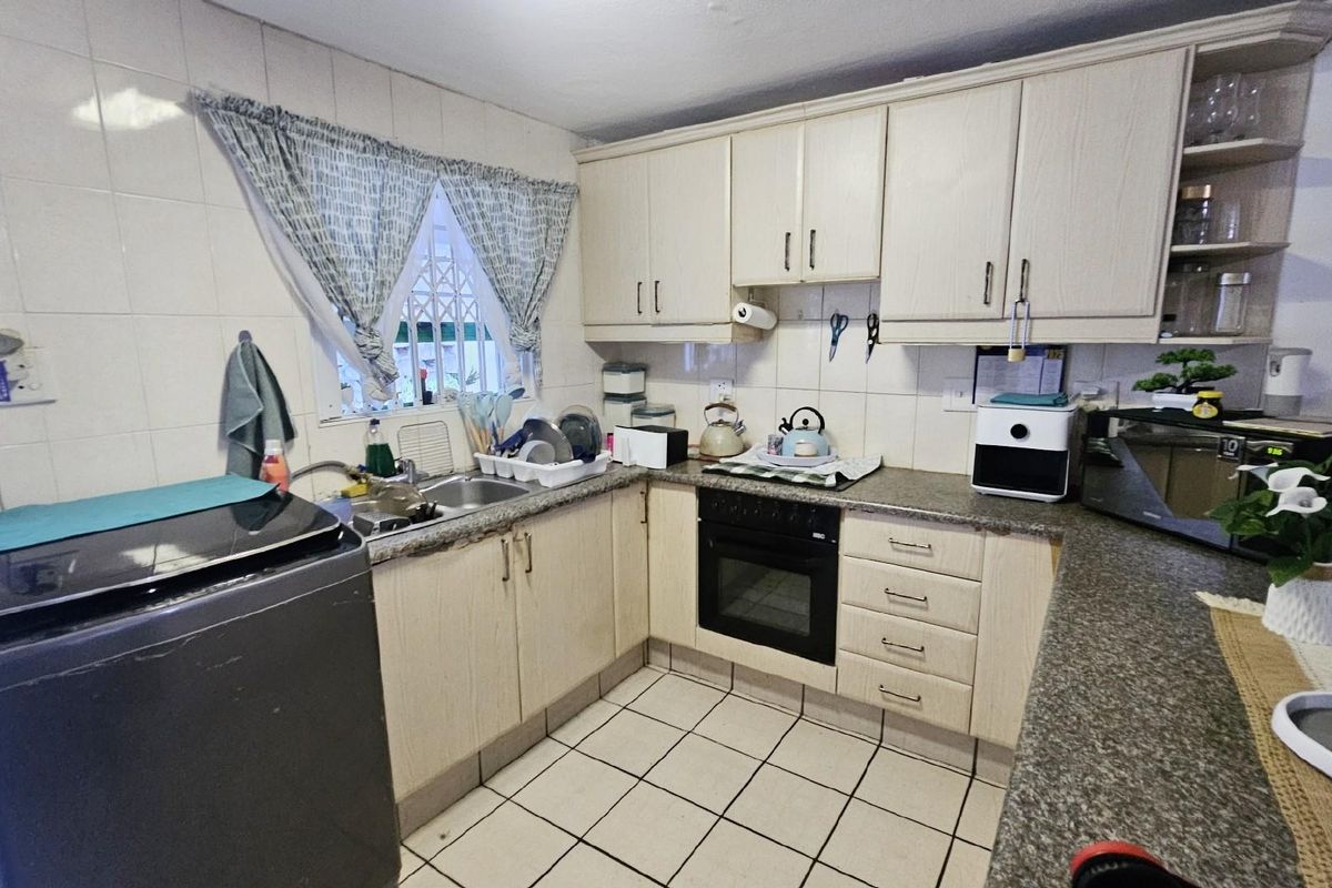 Apartment For Sale in Margate, KwaZulu Natal - Photo 4