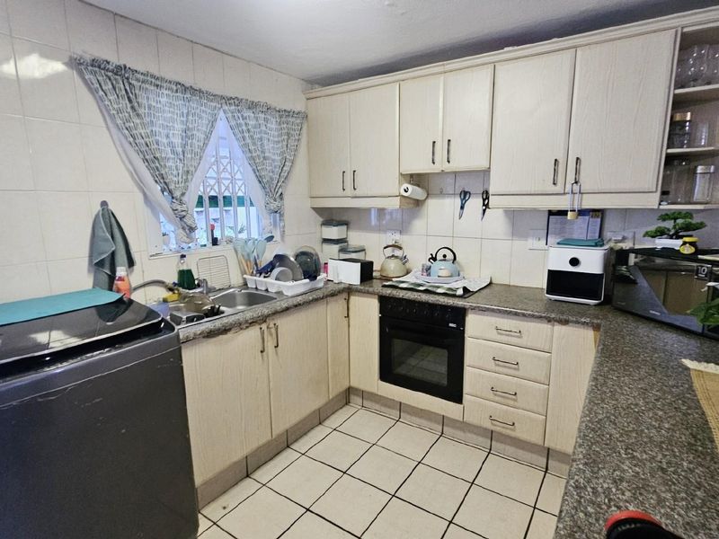 Apartment For Sale in Margate, KwaZulu Natal - Photo 4