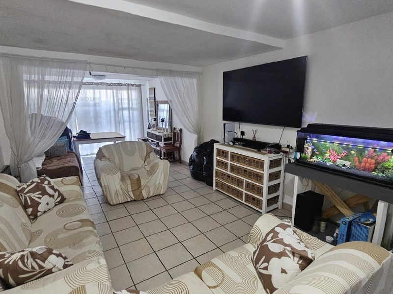 Apartment For Sale in Margate, KwaZulu Natal - Photo 5