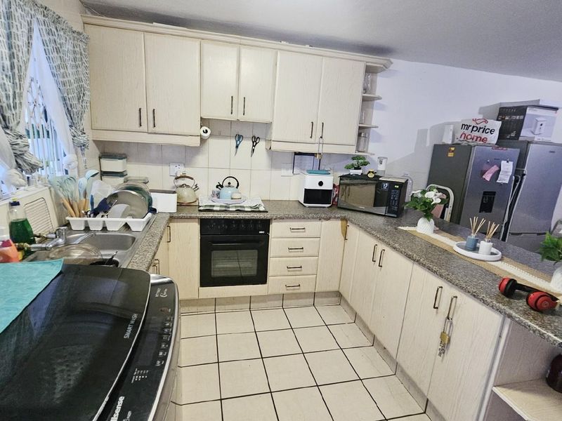 Apartment For Sale in Margate, KwaZulu Natal - Photo 3