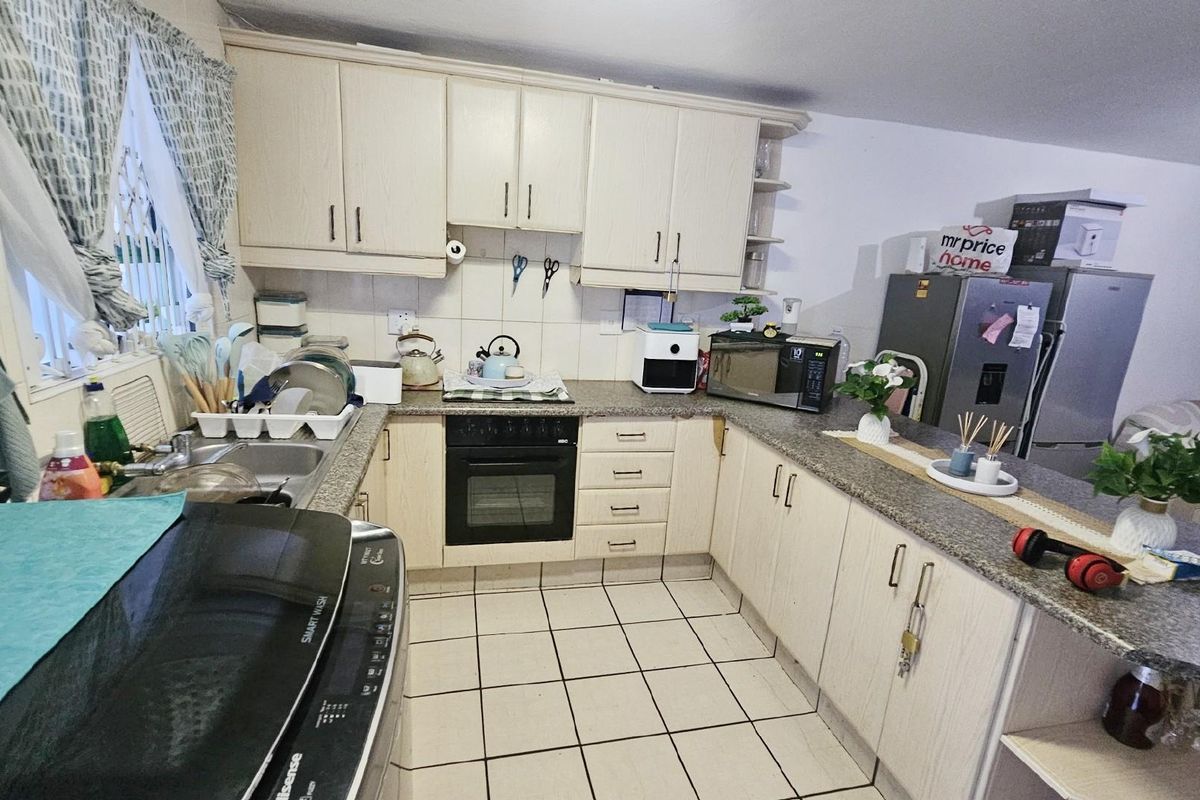 Apartment For Sale in Margate, KwaZulu Natal - Photo 3