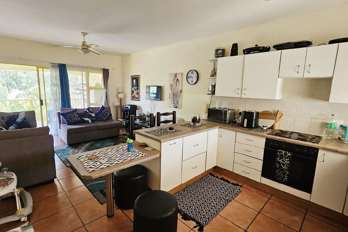 2 bedroom Apartment For Sale in Uvongo Beach, Margate, KwaZulu Natal - Photo 4
