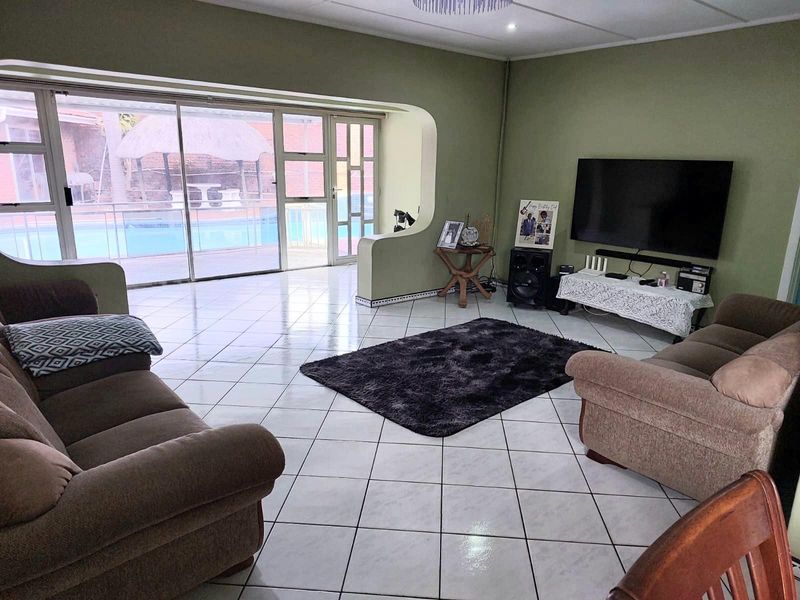 3 Bedroom House for Sale in Brighton Beach, Bluff, Durban, KwaZulu Natal - Photo 10