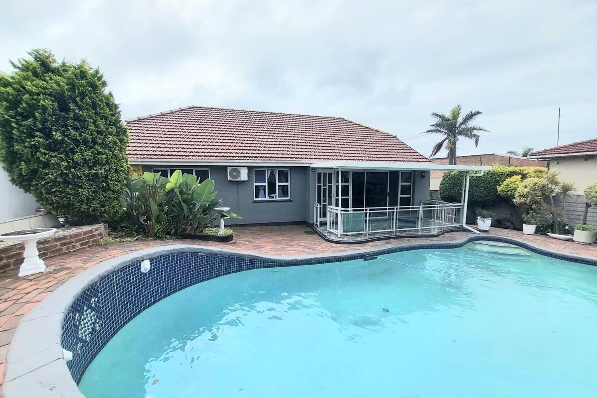3 Bedroom House for Sale in Brighton Beach, Bluff, Durban, KwaZulu Natal - Photo 2