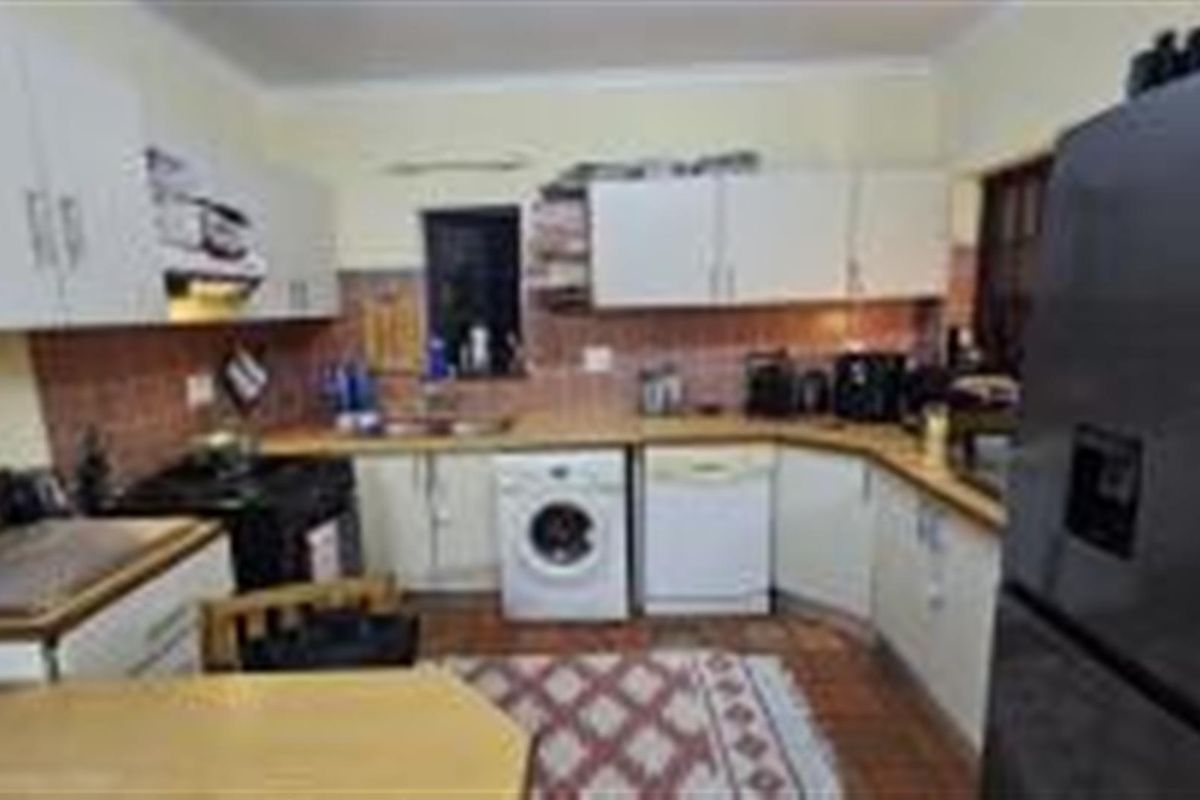 2 bedroom Townhouse For Sale in Margate, KwaZulu Natal - Photo 3