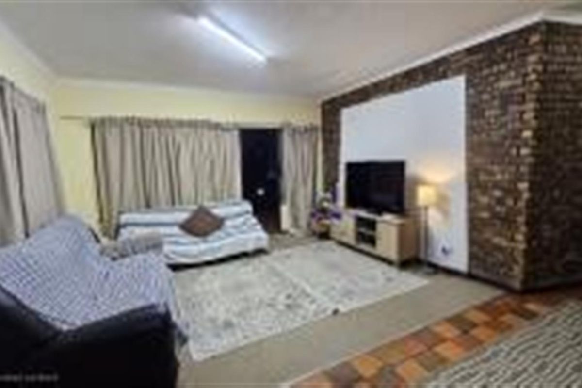 2 bedroom Townhouse For Sale in Margate, KwaZulu Natal - Photo 5