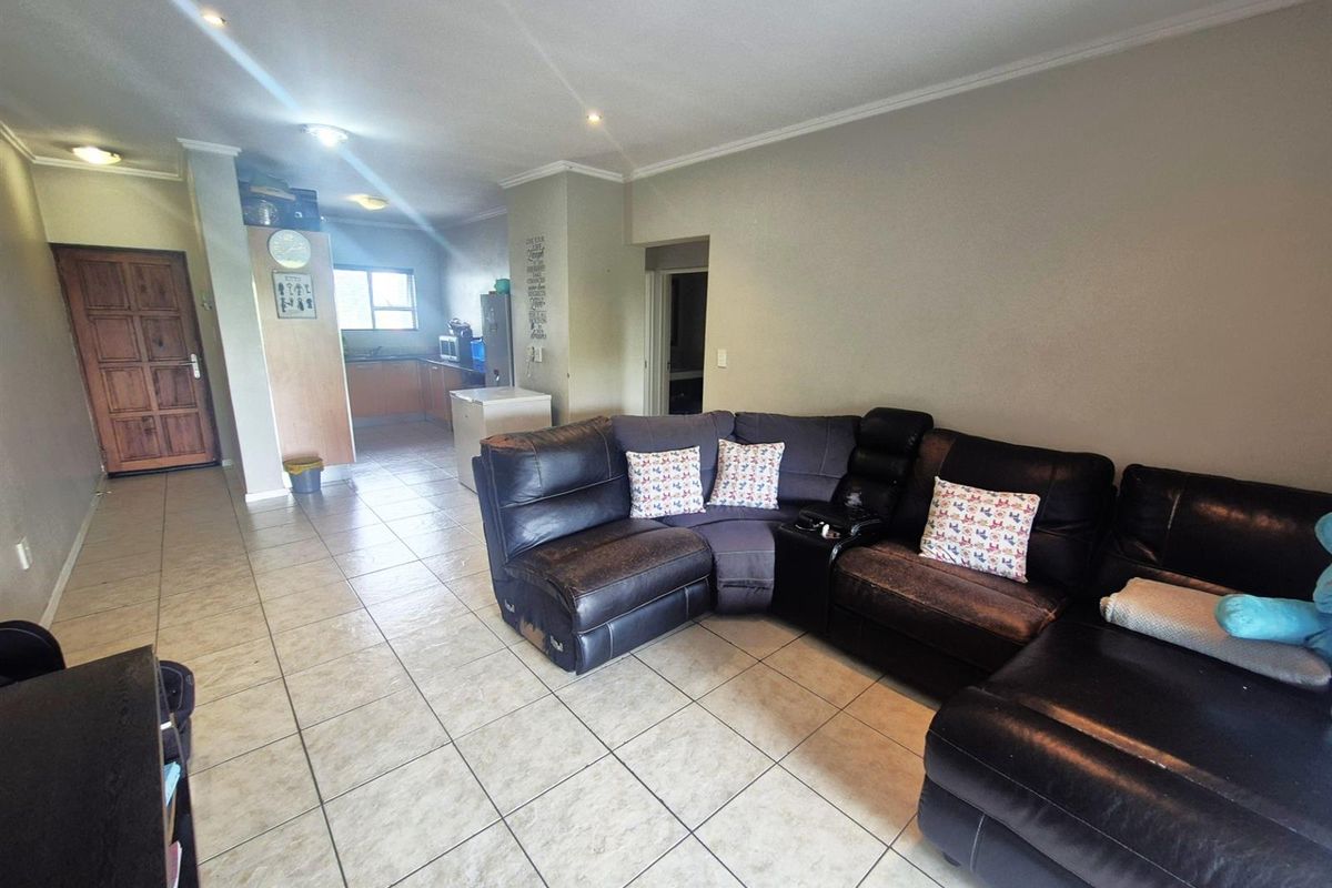 Apartment For Sale in Ferndale, Randburg - Photo 2