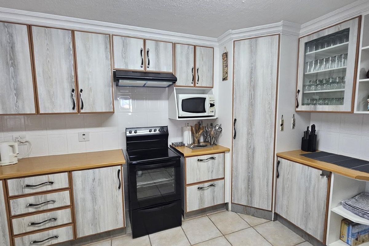 Apartment For Sale in Margate, KwaZulu Natal - Photo 5