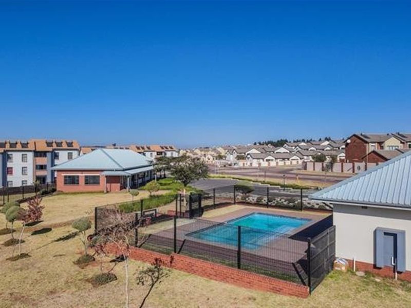 2 bed,1 Bath apartment for sale in Sage wood - Photo 2