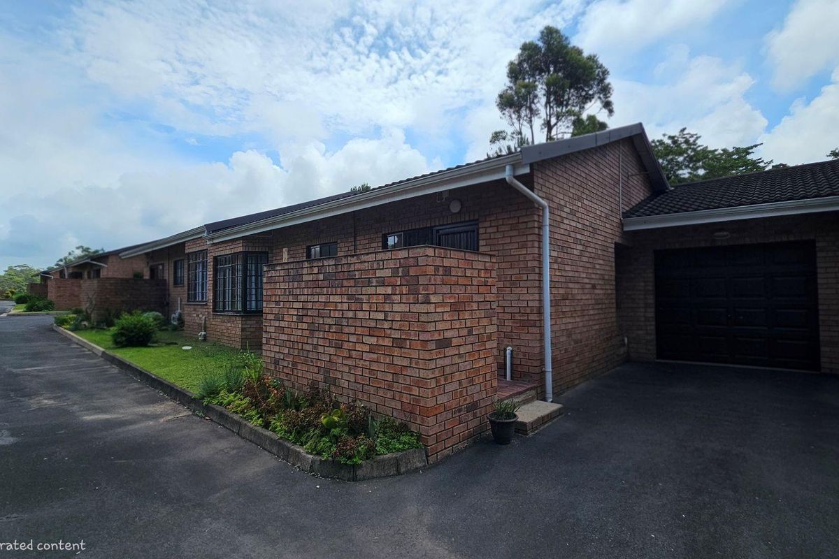 Beautiful tranquil 2 bedroom Townhouse For Sale in a Picturesque Eco Estate - Photo 2