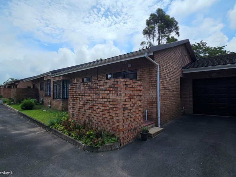 Beautiful tranquil 2 bedroom Townhouse For Sale in a Picturesque Eco Estate - Photo 2