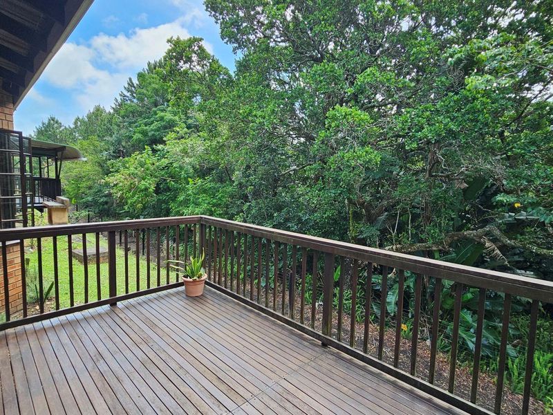 Beautiful tranquil 2 bedroom Townhouse For Sale in a Picturesque Eco Estate - Photo 6