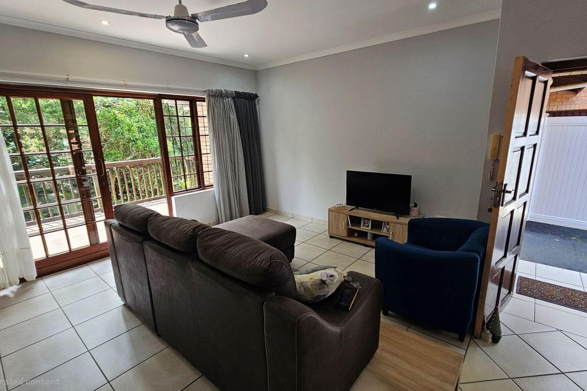 Beautiful tranquil 2 bedroom Townhouse For Sale in a Picturesque Eco Estate - Photo 3