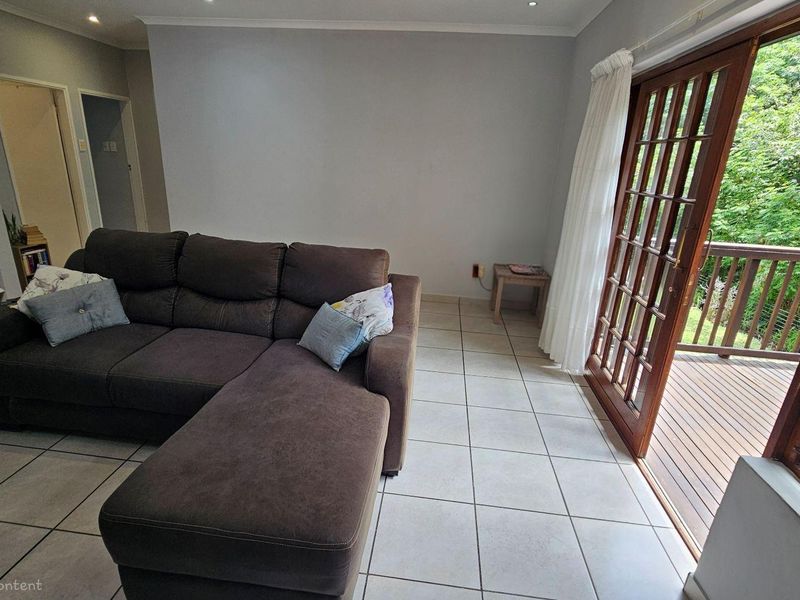 Beautiful tranquil 2 bedroom Townhouse For Sale in a Picturesque Eco Estate - Photo 4